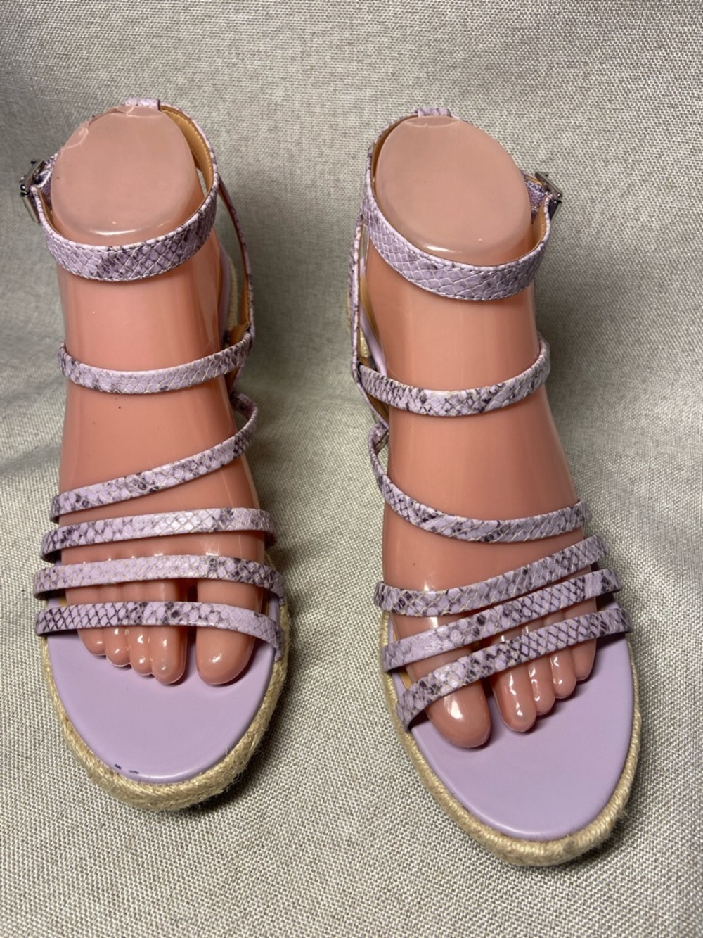 Vionic Lilac Snake-Print Strappy Sandals. Size 8,5. New.